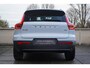 Volvo XC40 2.0 B4 Plus Dark | Adaptive Cruise Control | Verwarmbare voorstoelen | Achteruitrijcamera | 19 inch | Google |