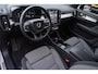Volvo XC40 2.0 B4 Plus Dark | Adaptive Cruise Control | Verwarmbare voorstoelen | Achteruitrijcamera | 19 inch | Google |