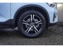 Volvo XC40 2.0 B4 Plus Dark | Adaptive Cruise Control | Verwarmbare voorstoelen | Achteruitrijcamera | 19 inch | Google |