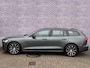 Volvo V60 2.0 T6 Plug-in hybrid AWD Plus Dark | Forest Lake | 360° Camera | Stoel en stuurverwarming | Trekhaak | Adaptieve cruise control | Harman/Kardon audio | BLIS dodehoekdetectie |