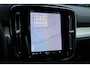 Volvo XC40 2.0 B4 Plus Dark | Achteruitrijcamera | Semi elektrische trekhaak | Google Services | BLIS | Elektrisch bedienbare stoelen voorzijde | Geheugenfunctie bestuurdersstoel | Stoelverwarming | Stuurwielverwarming