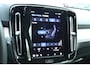 Volvo XC40 2.0 B4 Plus Dark | Achteruitrijcamera | Semi elektrische trekhaak | Google Services | BLIS | Elektrisch bedienbare stoelen voorzijde | Geheugenfunctie bestuurdersstoel | Stoelverwarming | Stuurwielverwarming