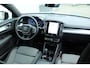 Volvo XC40 2.0 B4 Plus Dark | Achteruitrijcamera | Semi elektrische trekhaak | Google Services | BLIS | Elektrisch bedienbare stoelen voorzijde | Geheugenfunctie bestuurdersstoel | Stoelverwarming | Stuurwielverwarming
