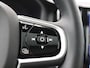 Volvo XC60 2.0 T6 Plug-in hybrid AWD Plus Dark 350PK Aut. Pano-Schuifdak, SOH 98%, Trekhaak, Alarm, Harman Kardon, Stoelverwarming, Memorystoelen, 19" LM Velgen