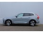 Volvo XC60 T6 Automaat Plug-in hybrid AWD Plus Bright | Adaptieve Cruise Control| Semi Electrische Trekhaak | Panoramadak | Blind Spot| Rondomzicht Camera| Verwarmbare Voorstoelen| Alarmklasse 3.