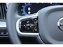 Volvo XC60 T6 Automaat Plug-in hybrid AWD Plus Bright | Adaptieve Cruise Control| Semi Electrische Trekhaak | Panoramadak | Blind Spot| Rondomzicht Camera| Verwarmbare Voorstoelen| Alarmklasse 3.