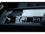 Volvo XC60 T6 Automaat Plug-in hybrid AWD Plus Bright | Adaptieve Cruise Control| Semi Electrische Trekhaak | Panoramadak | Blind Spot| Rondomzicht Camera| Verwarmbare Voorstoelen| Alarmklasse 3.