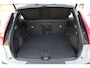 Volvo XC40 B4 Automaat Plus/Dark Achteruitrijcamera | Semi elektrische trekhaak | Stoelverwarming | Blind Spot | Stuurwiel verwarming | Google services | Bestuurdersstoel met geheugen | Harman/Kardon premium audio | Blind Spot | 18 inch lichtmetalen velgen |