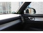 Volvo XC40 B4 Automaat Plus/Dark Achteruitrijcamera | Semi elektrische trekhaak | Stoelverwarming | Blind Spot | Stuurwiel verwarming | Google services | Bestuurdersstoel met geheugen | Harman/Kardon premium audio | Blind Spot | 18 inch lichtmetalen velgen |