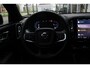 Volvo XC40 B4 Automaat Plus Dark Achteruitrijcamera | Semi elektrische trekhaak | Stoelverwarming | Blind Spot | Stuurwiel verwarming | Google services | Bestuurdersstoel met geheugen | Harman/Kardon premium audio | Blind Spot | 18 inch lichtmetalen velgen |