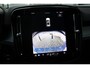 Volvo XC40 2.0 B4 Plus Dark Achteruitrijcamera | Semi elektrische trekhaak | Stoelverwarming | Blind Spot | Stuurwiel verwarming | Google services | Bestuurdersstoel met geheugen | Harman/Kardon premium audio | Blind Spot | 18 inch lichtmetalen velgen |