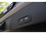 Volvo XC40 B4 Automaat Plus/Dark Achteruitrijcamera | Semi elektrische trekhaak | Stoelverwarming | Blind Spot | Stuurwiel verwarming | Google services | Bestuurdersstoel met geheugen | Harman/Kardon premium audio | Blind Spot | 18 inch lichtmetalen velgen |