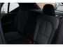 Volvo XC40 B4 Automaat Plus Dark Achteruitrijcamera | Semi elektrische trekhaak | Stoelverwarming | Blind Spot | Stuurwiel verwarming | Google services | Bestuurdersstoel met geheugen | Harman/Kardon premium audio | Blind Spot | 18 inch lichtmetalen velgen |