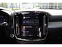 Volvo XC40 B4 Automaat Plus/Dark Achteruitrijcamera | Semi elektrische trekhaak | Stoelverwarming | Blind Spot | Stuurwiel verwarming | Google services | Bestuurdersstoel met geheugen | Harman/Kardon premium audio | Blind Spot | 18 inch lichtmetalen velgen |