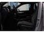 Volvo XC40 B4 Automaat Plus Dark Achteruitrijcamera | Semi elektrische trekhaak | Stoelverwarming | Blind Spot | Stuurwiel verwarming | Google services | Bestuurdersstoel met geheugen | Harman/Kardon premium audio | Blind Spot | 18 inch lichtmetalen velgen |