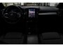 Volvo XC40 B4 Automaat Plus Dark Achteruitrijcamera | Semi elektrische trekhaak | Stoelverwarming | Blind Spot | Stuurwiel verwarming | Google services | Bestuurdersstoel met geheugen | Harman/Kardon premium audio | Blind Spot | 18 inch lichtmetalen velgen |