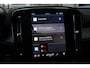 Volvo XC40 B4 Automaat Plus Dark Achteruitrijcamera | Semi elektrische trekhaak | Stoelverwarming | Blind Spot | Stuurwiel verwarming | Google services | Bestuurdersstoel met geheugen | Harman/Kardon premium audio | Blind Spot | 18 inch lichtmetalen velgen |