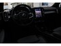 Volvo XC40 2.0 B4 Plus Dark Achteruitrijcamera | Semi elektrische trekhaak | Stoelverwarming | Blind Spot | Stuurwiel verwarming | Google services | Bestuurdersstoel met geheugen | Harman/Kardon premium audio | Blind Spot | 18 inch lichtmetalen velgen |