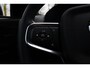 Volvo XC40 2.0 B4 Plus Dark Achteruitrijcamera | Semi elektrische trekhaak | Stoelverwarming | Blind Spot | Stuurwiel verwarming | Google services | Bestuurdersstoel met geheugen | Harman/Kardon premium audio | Blind Spot | 18 inch lichtmetalen velgen |