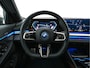 BMW i5 eDrive 40 M-Sport 84 kWh [ 3-Fase ] { SOH-96% } (INCL-BTW) *PANO | HEAD-UP | TWO-TONE-LUXURY-LEATHER | FULL-LED | BLIND-SPOT | HARMAN-KARDON-SURROUND | COMFORTSEATS |  WIDESCREEN-DIGICOCKPIT | AMBIENT-LIGHT | KEYLESS | TOPVIEW | DAB | ...