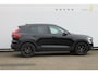 Volvo XC40 B4 211PK Automaat Plus Dark "Black uitgevoerd" / Google infotainment / Harman Kardon audio / Getinte ramen van de B-Stijl / Stoel en stuurwielverwarming