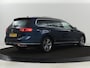 Volkswagen Passat 1.5 TSI R-Line | Panoramadak | Trekhaak | Matrix LED | Stoelverwarming | Adaptive cruise | Leder/Alcantara | Camera | Carplay | Keyless | Climate control | Parkeerhulp