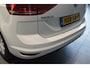 Volkswagen Touran 1.5 TSI Highline navi clima cruise led pdc trekhaak 150 pk !!