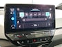 Volkswagen ID.3 Business 58 kWh Navigatie Apple Carplay/Android Auto Camera Parkeersensoren Adaptive Cruise Control Stoel- en stuurverwarming Lichtmetalen velgen Climate Control