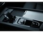 Volvo XC60 T6 Plug-in hybrid AWD Plus Dark | Verwarmde Voorstoelen, Stuurwiel en Achterbank | Panoramadak met Schuif-/Kantelfunctie | Semi- Elektrische Trekhaak | 360-Camera | Adaptieve Cruise Control | Draadloze Telefoonlader