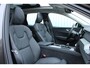 Volvo XC60 T6 Plug-in hybrid AWD Plus Dark | Verwarmde Voorstoelen, Stuurwiel en Achterbank | Panoramadak met Schuif-/Kantelfunctie | Semi- Elektrische Trekhaak | 360-Camera | Adaptieve Cruise Control | Draadloze Telefoonlader