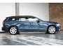 Volvo V60 B3 Automaat Essential Edition | 1ste Eigenaar | Dealeronderhouden | Google infotainment | Parkeersensoren voor + achter | Parkeercamera | achteropkomend verkeer waarschuwing | Apple Carplay/Android auto |