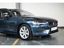 Volvo V60 B3 Automaat Essential Edition | 1ste Eigenaar | Dealeronderhouden | Google infotainment | Parkeersensoren voor + achter | Parkeercamera | achteropkomend verkeer waarschuwing | Apple Carplay/Android auto |