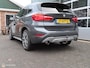 BMW X1 sDrive20i High Executive|Sportleer|Camera|Carplay|HUD|Harman Kardon|19".
