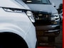 Volkswagen Transporter 2.0 TDI L2H1 32 DC Bulli | Trekhaak | Glasslook | Camera | Navigatie | Airco | Adaptieve Cruise Control | LED Koplampen | Vloerplaat | Wandbekleding | Sidebars | Metallic Lak | Parkeersensoren | Virtual Cockpit | Bluetooth | Apple Carplay | Android Auto | Discovery Pro |