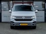 Volkswagen Transporter 2.0 TDI L2H1 32 DC Bulli | Trekhaak | Glasslook | Camera | Navigatie | Airco | Adaptieve Cruise Control | LED Koplampen | Vloerplaat | Wandbekleding | Sidebars | Metallic Lak | Parkeersensoren | Virtual Cockpit | Bluetooth | Apple Carplay | Android Auto | Discovery Pro |