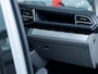 Volkswagen Transporter 2.0 TDI L2H1 32 DC Bulli | Trekhaak | Glasslook | Camera | Navigatie | Airco | Adaptieve Cruise Control | LED Koplampen | Vloerplaat | Wandbekleding | Sidebars | Metallic Lak | Parkeersensoren | Virtual Cockpit | Bluetooth | Apple Carplay | Android Auto | Discovery Pro |