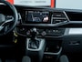 Volkswagen Transporter 2.0 TDI L2H1 32 DC Bulli | Trekhaak | Glasslook | Camera | Navigatie | Airco | Adaptieve Cruise Control | LED Koplampen | Vloerplaat | Wandbekleding | Sidebars | Metallic Lak | Parkeersensoren | Virtual Cockpit | Bluetooth | Apple Carplay | Android Auto | Discovery Pro |