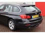 BMW 3-Serie Touring 320i Executive | Origineel NL | PDC | Trekhaak | Cruise Control | Navigatie |