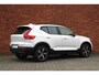 Volvo XC40 B4 Plus Dark | Semi-Elektrische Trekhaak | Verwarmbare Voorstoelen en Stuurwiel | Verwarmbare Voorruit | Premium Audio by Harman Kardon | Adaptieve Cruise Control | Park Assist