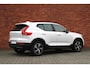 Volvo XC40 B4 Plus Dark | Verwarmbare Voorstoelen en Stuurwiel | Semi-Elektrische Trekhaak | Verwarmbare Voorruit | Premium Audio by Harman Kardon | Adaptieve Cruise Control | Park Assist