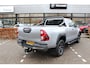 Toyota Hilux 2.8 D-4D Xtra Cab Invincible 4WD Automaat | Rijklaar | Trekhaak | Leder | Stoelverw. | LED | Apple/Android | Keyless | Park.sens. v+a