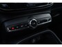 Volvo XC40 Plug-in Hybrid T4 Inscription Expression | Keyless | Stoel- en stuurverwarming | Achteruitrijcamera | Parkeersensoren voor + achter | Getint glas | Navigatie | Apple Carplay / Android Auto | LED koplampen |