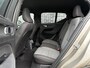 Volvo XC40 1.5 T5 Recharge Business Pro | Adaptieve cruise control | 19" wielen | Parkeerverwarming | Extra getint glas achter | Dodehoek detectie BLIS |