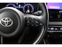 Toyota Yaris 1.5 Hybrid 130 Executive | Stuur en stoelverwarming | Stof - Leder | Parkeersensoren | 17 " Lichtmetalen velgen |