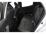 Toyota Yaris 1.5 Hybrid 130 Executive | Stuur en stoelverwarming | Stof - Leder | Parkeersensoren | 17 " Lichtmetalen velgen |