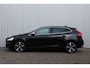 Volvo V40 T3 Automaat Polar+ Sport | | Panoramdak| Premium audio| | Alarmklasse 3|Achteruitrijcamera | Stoelverwarming voorzijde | Panoramadak | Full map navigatie | Parkeersensoren achter | DAB+ radio | Bluetooth telefoonverbinding |