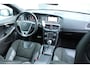Volvo V40 T3 Automaat Polar+ Sport | | Panoramdak| Premium audio| | Alarmklasse 3|Achteruitrijcamera | Stoelverwarming voorzijde | Panoramadak | Full map navigatie | Parkeersensoren achter | DAB+ radio | Bluetooth telefoonverbinding |