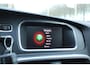 Volvo V40 T3 Automaat Polar+ Sport | | Panoramdak| Premium audio| | Alarmklasse 3|Achteruitrijcamera | Stoelverwarming voorzijde | Panoramadak | Full map navigatie | Parkeersensoren achter | DAB+ radio | Bluetooth telefoonverbinding |