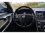 Volvo XC60 2.0 T5 FWD Kinetic / Stoelverwarming / Climate control / Bluetooth / Trekhaak