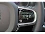 Volvo V60 B4 Ultra Dark - Panorama/schuifdak - IntelliSafe Assist & Surround - 360º Camera - Harman/Kardon audio - Verwarmde voorstoelen, stuur & achterbank - Parkeersensoren voor & achter - Elektr. bedienb. voorstoelen met geheugen - Head up display - Draadloze tel. lader - Extra getint glas - 19' LMV